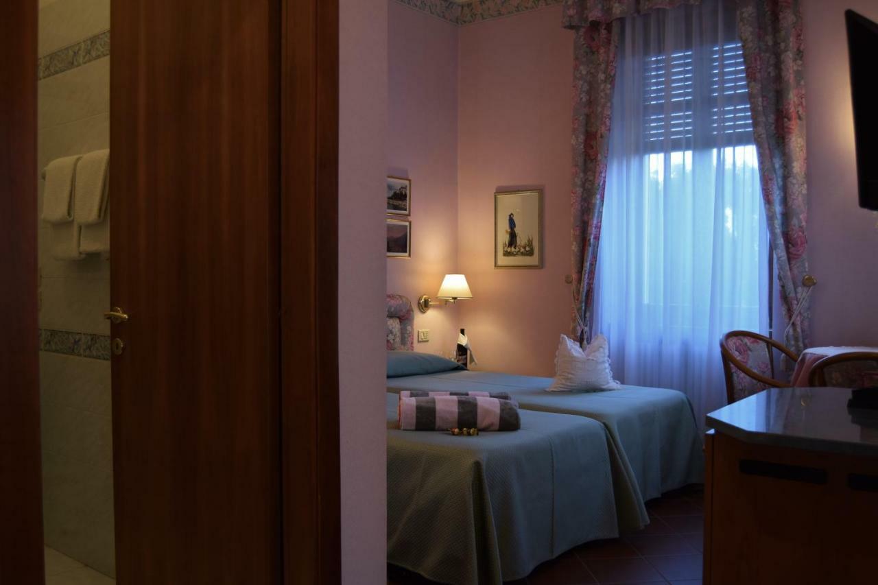 Double or Twin Room Garden View